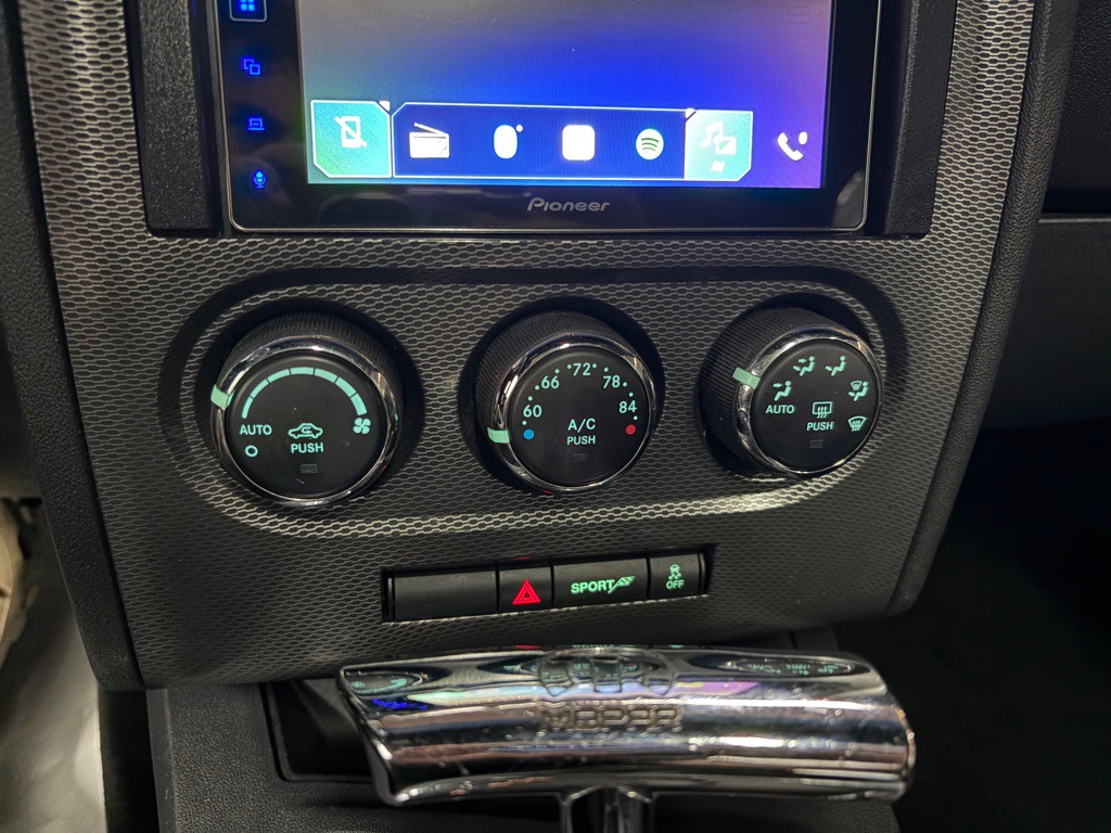 2012 Dodge Challenger Image 23