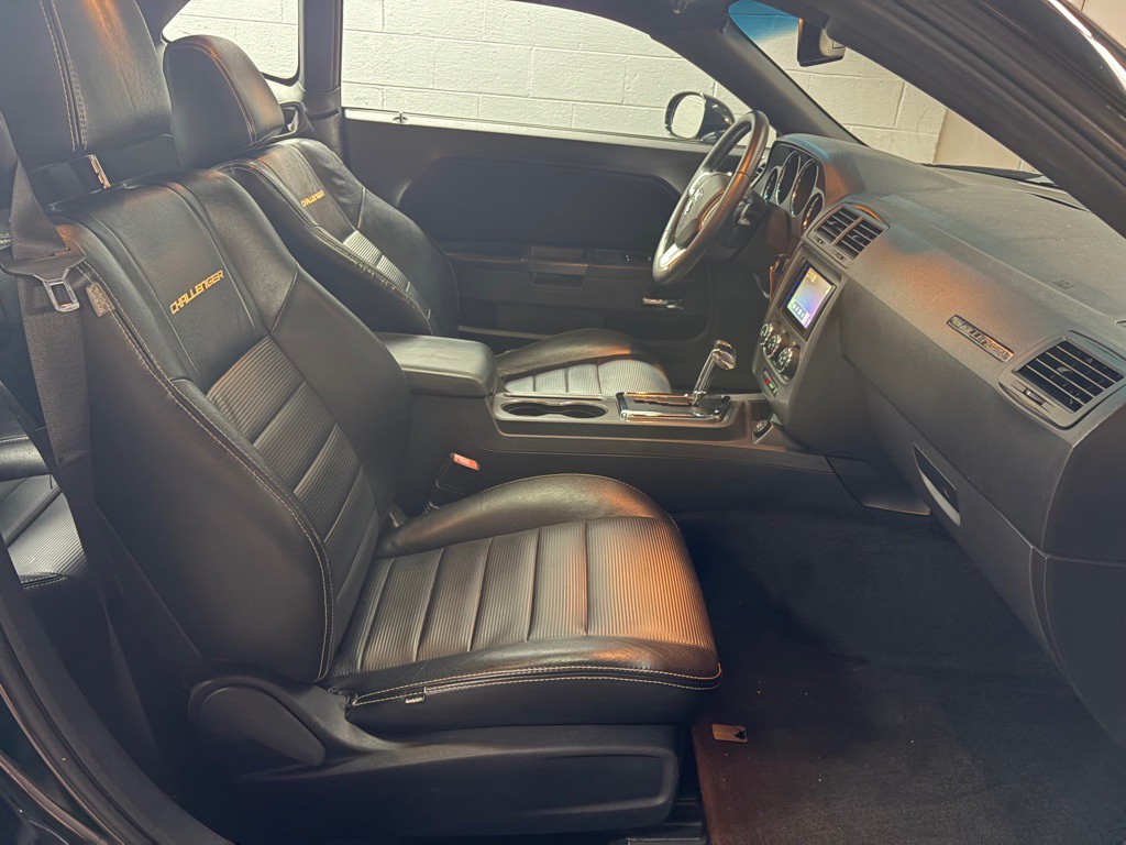 2012 Dodge Challenger Image 27