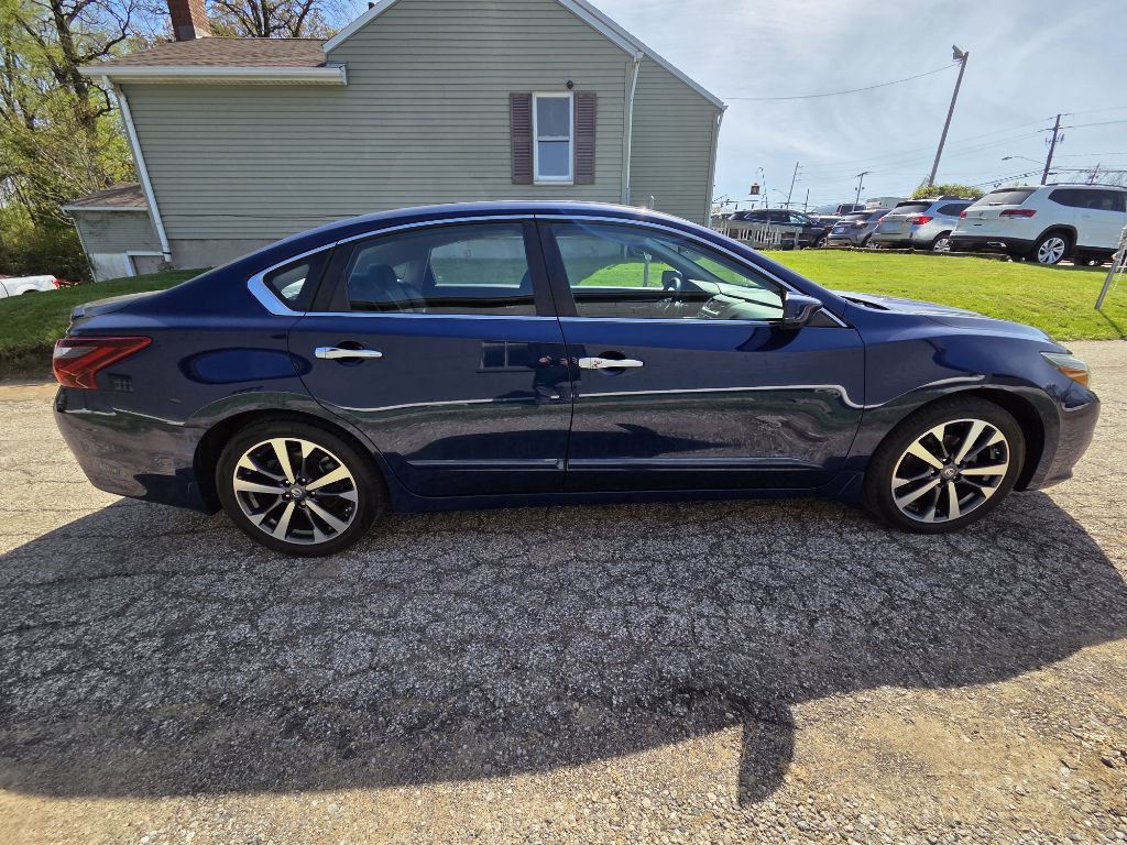 2017 Nissan Altima Image 4