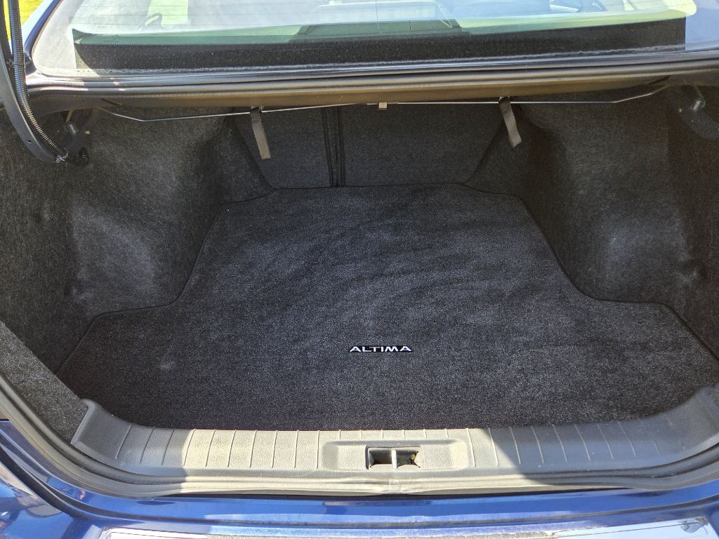 2017 Nissan Altima Image 9
