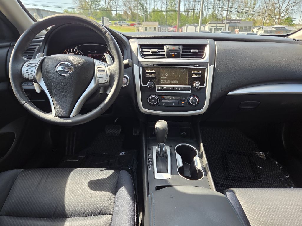 2017 Nissan Altima Image 11