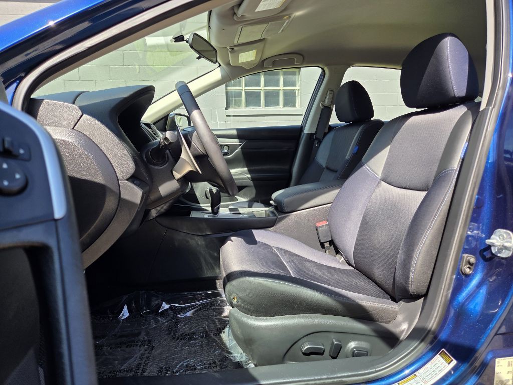 2017 Nissan Altima Image 12
