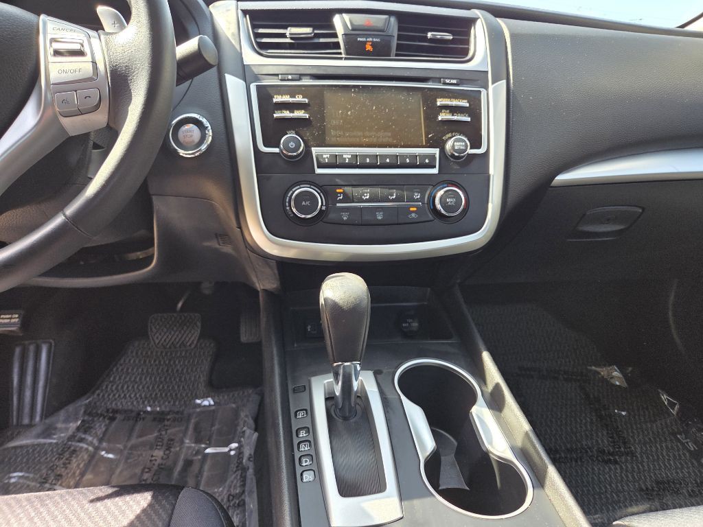 2017 Nissan Altima Image 14