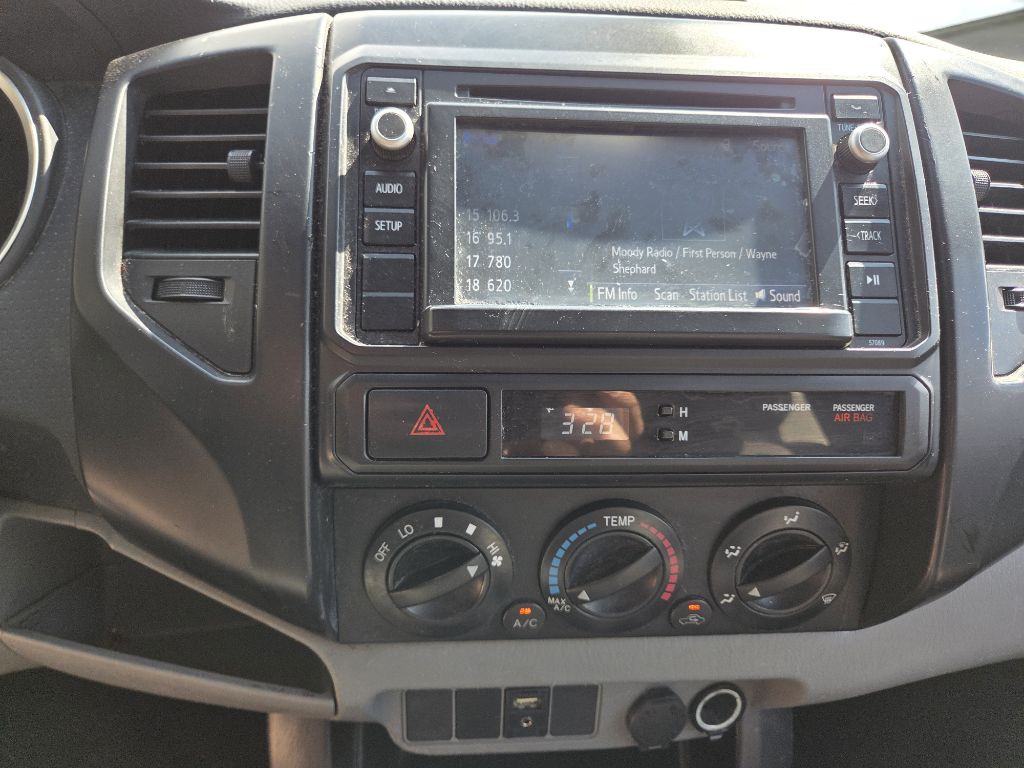 2014 Toyota Tacoma Image 14