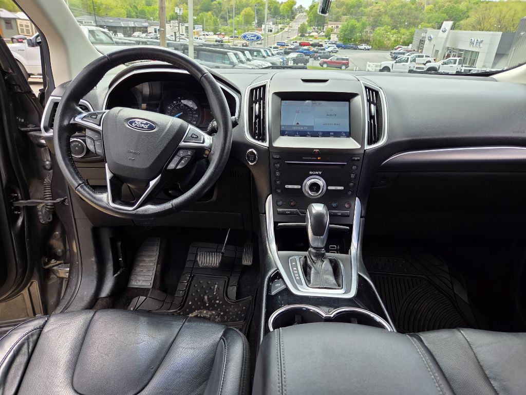2017 Ford Edge Image 10
