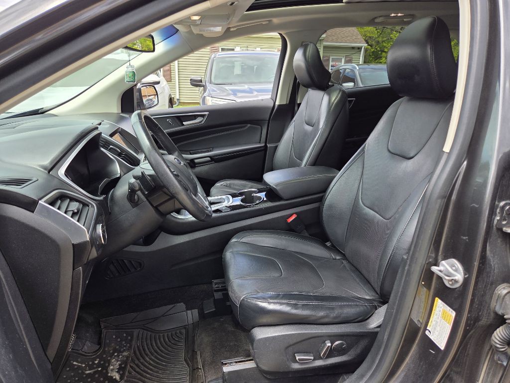 2017 Ford Edge Image 12