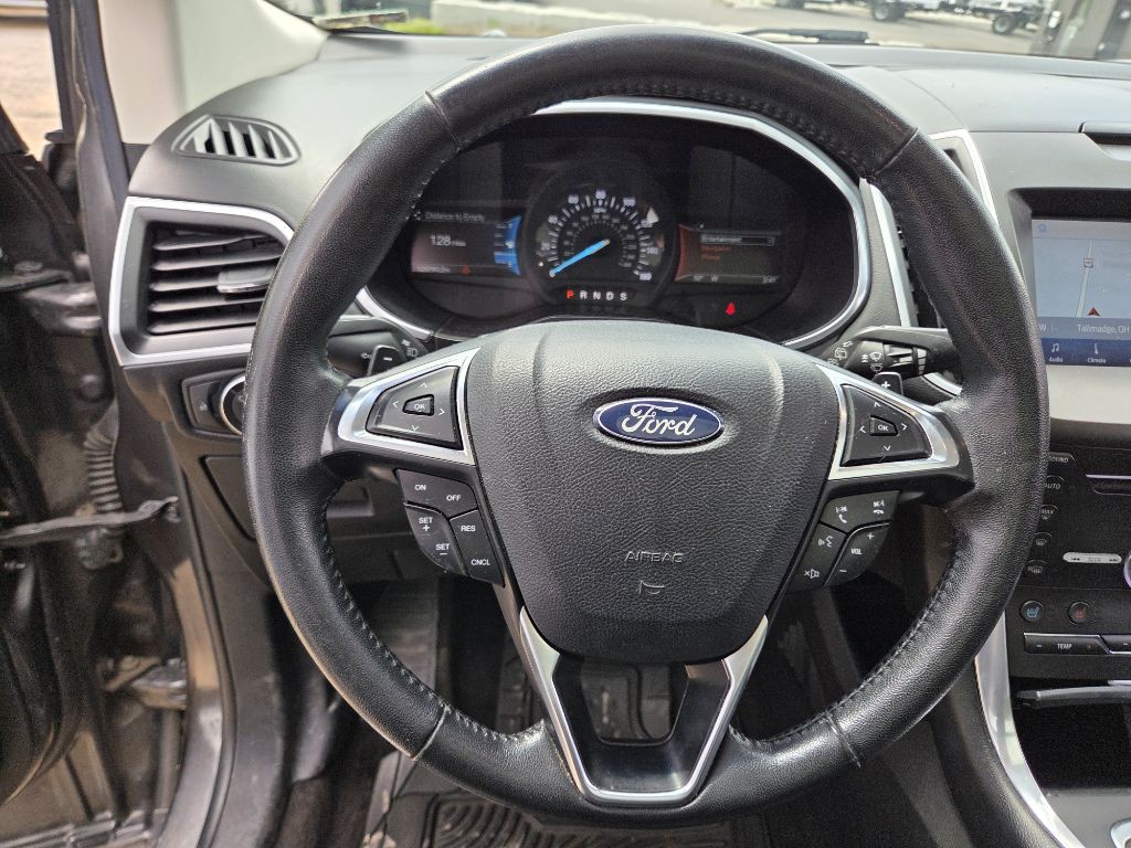 2017 Ford Edge Image 17