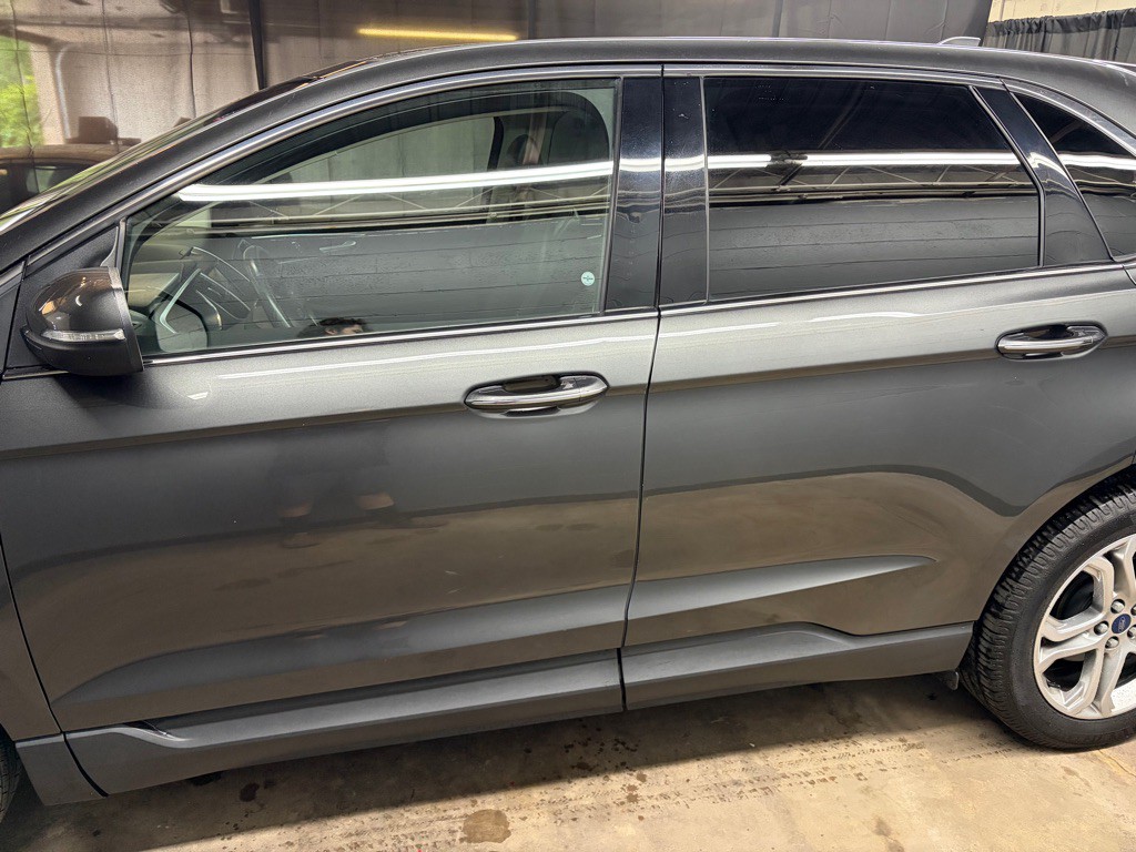 2017 Ford Edge Image 4
