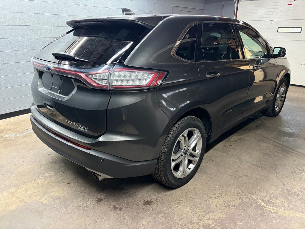 2017 Ford Edge Image 8