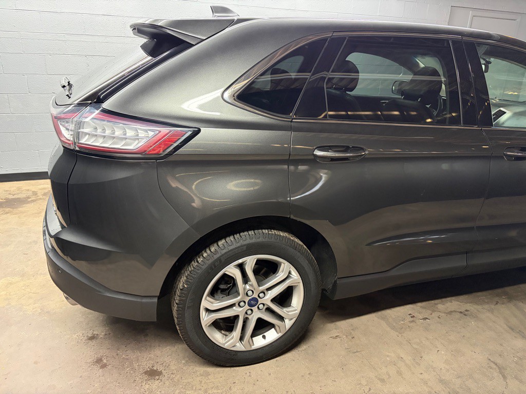 2017 Ford Edge Image 9