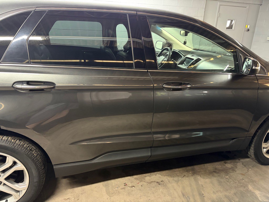 2017 Ford Edge Image 11
