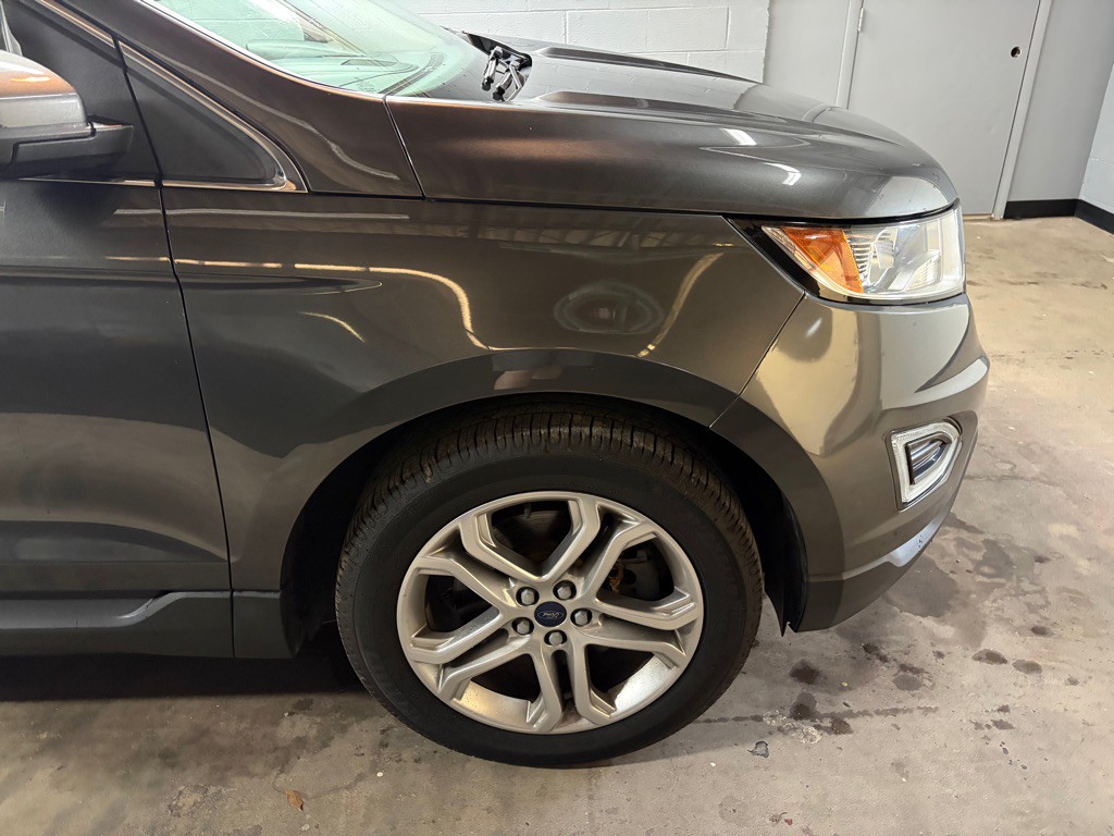 2017 Ford Edge Image 12