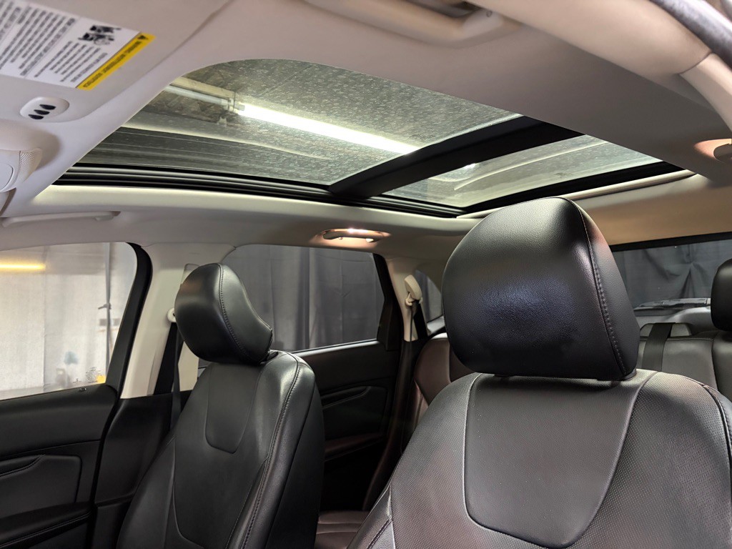 2017 Ford Edge Image 18