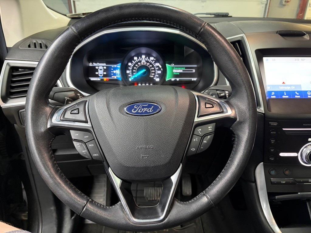 2017 Ford Edge Image 21
