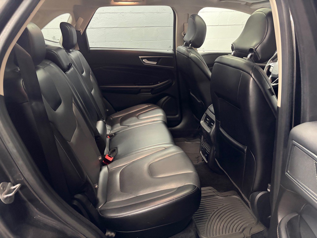 2017 Ford Edge Image 28