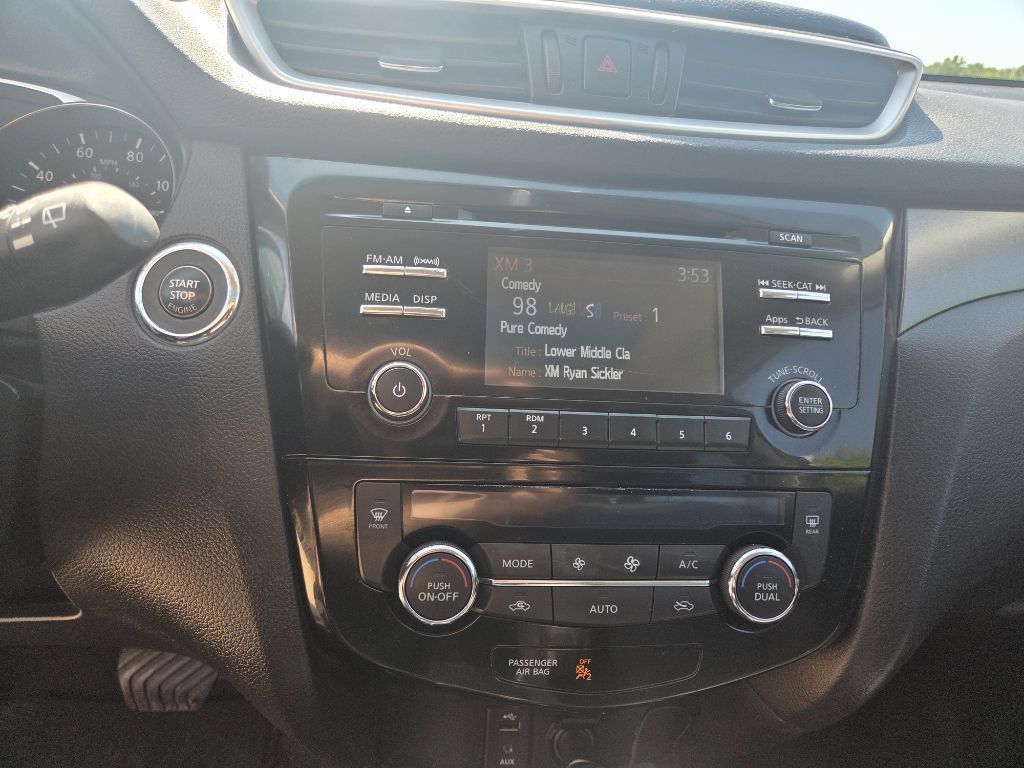 2016 Nissan Rogue Image 14