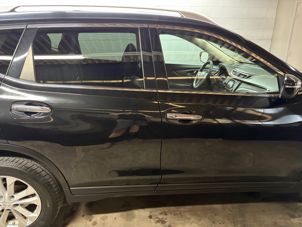 2016 Nissan Rogue Image 11