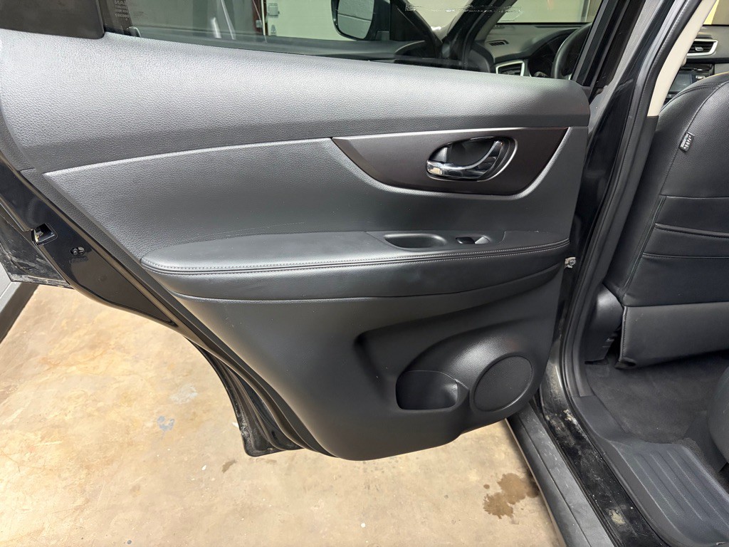 2016 Nissan Rogue Image 20