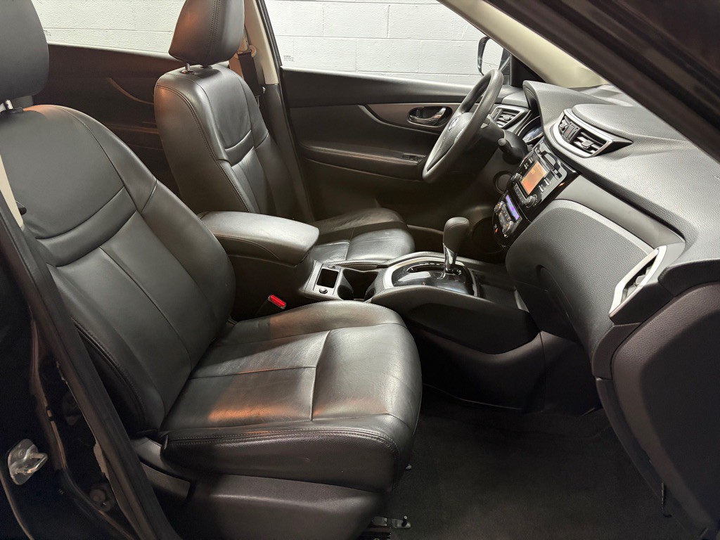 2016 Nissan Rogue Image 31