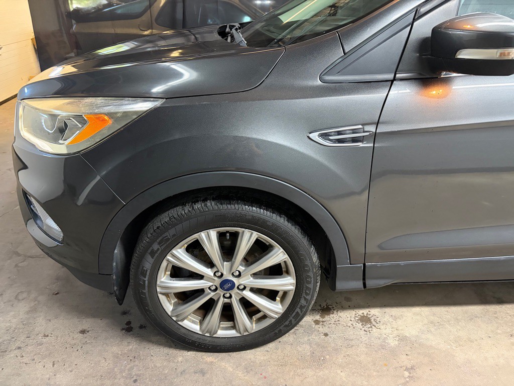 2017 Ford Escape Image 2