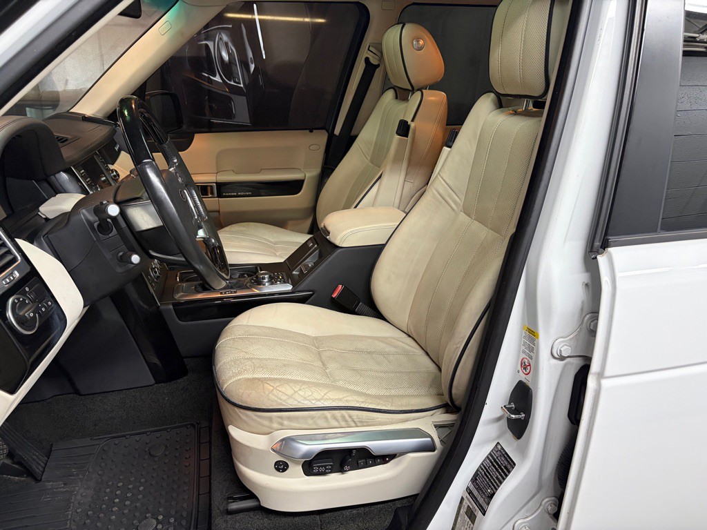 2012 Land Rover Range Rover Image 18