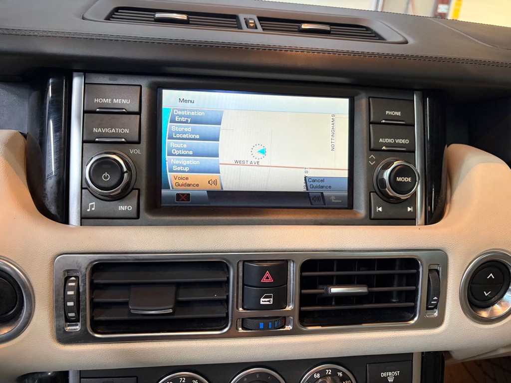 2012 Land Rover Range Rover Image 24