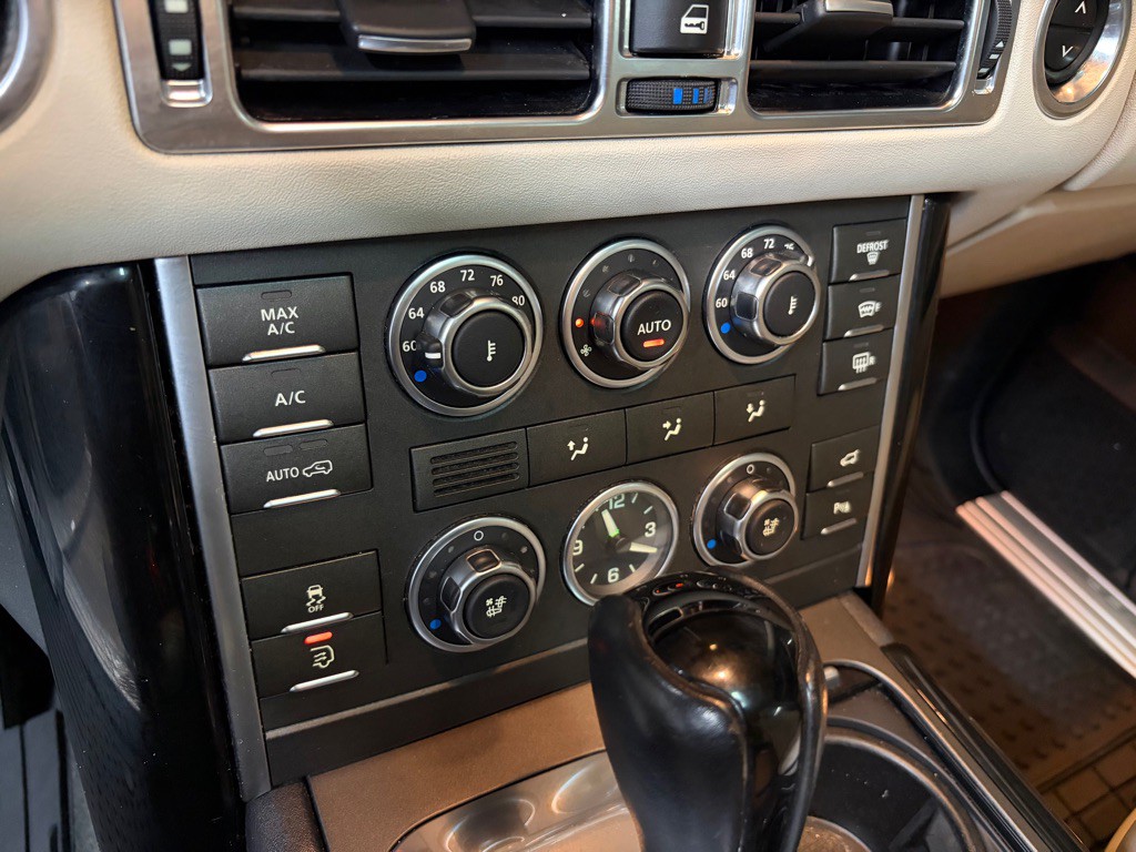 2012 Land Rover Range Rover Image 26