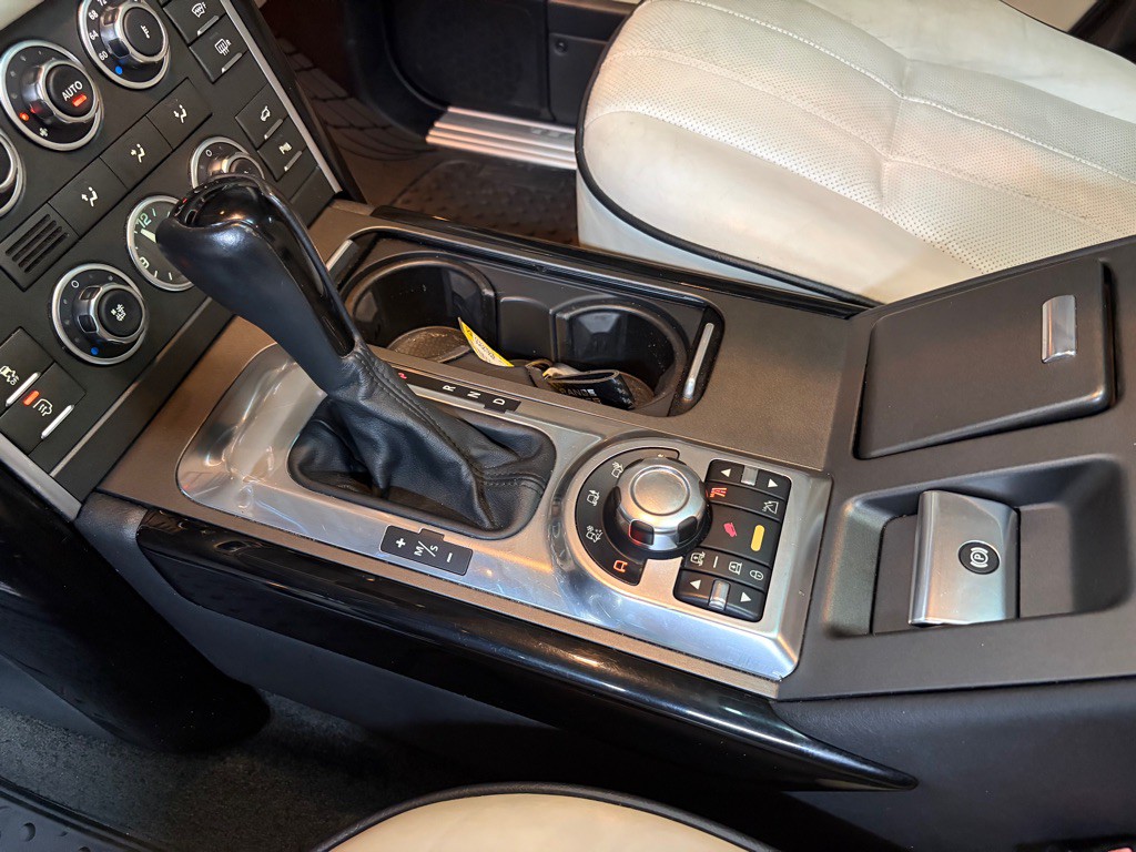 2012 Land Rover Range Rover Image 27