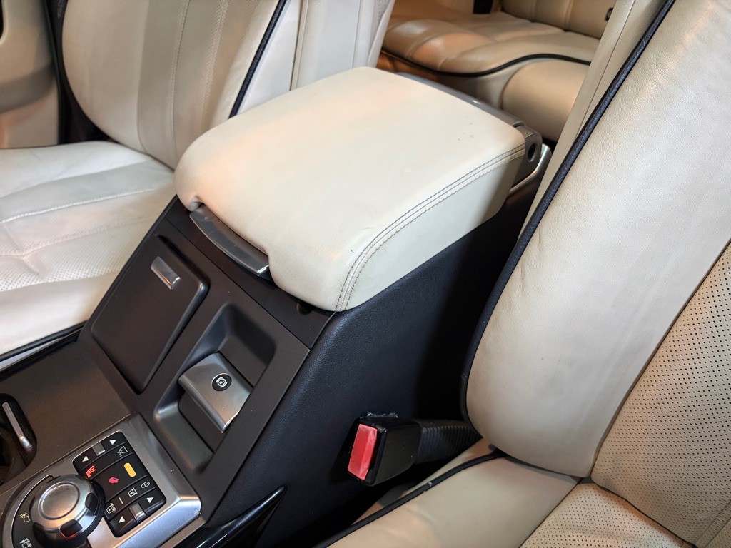 2012 Land Rover Range Rover Image 28