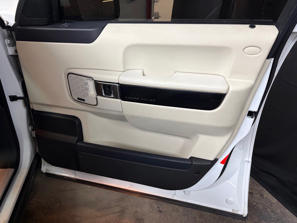 2012 Land Rover Range Rover Image 33