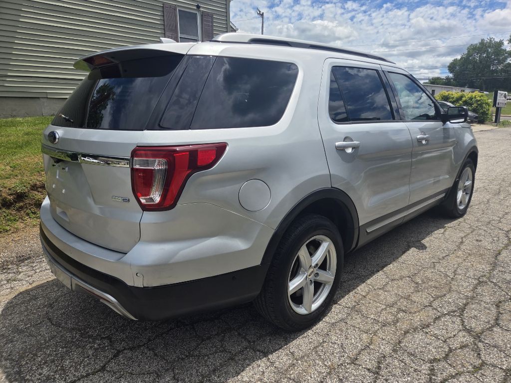 2016 Ford Explorer Image 2