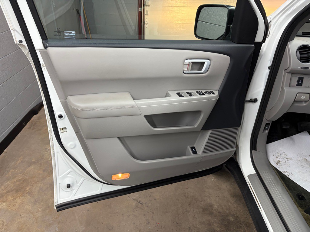 2015 Honda Pilot Image 14