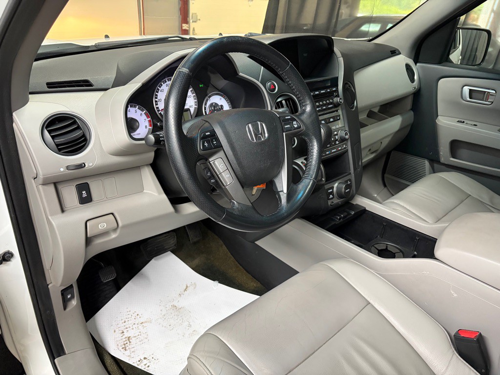2015 Honda Pilot Image 16