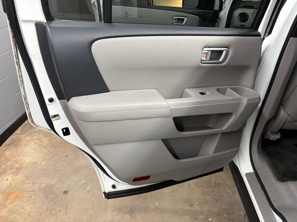 2015 Honda Pilot Image 17