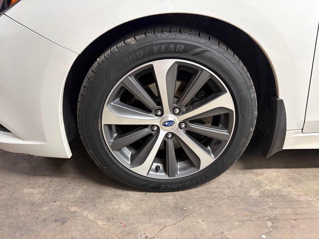 2016 Subaru Legacy Image 3