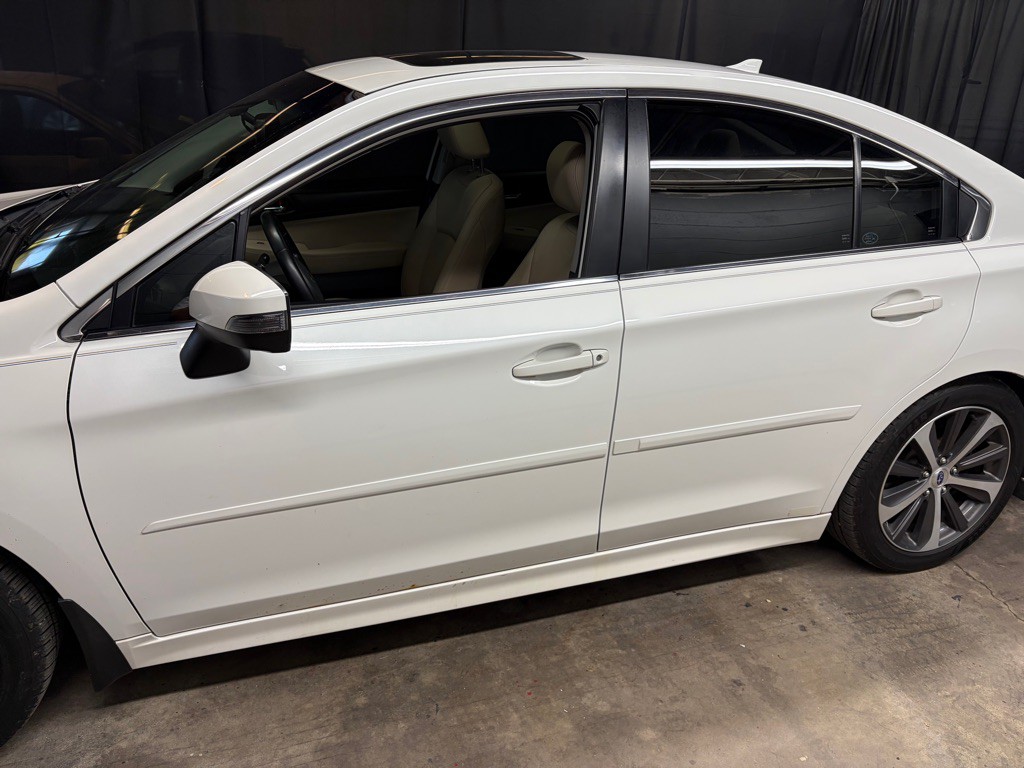 2016 Subaru Legacy Image 4