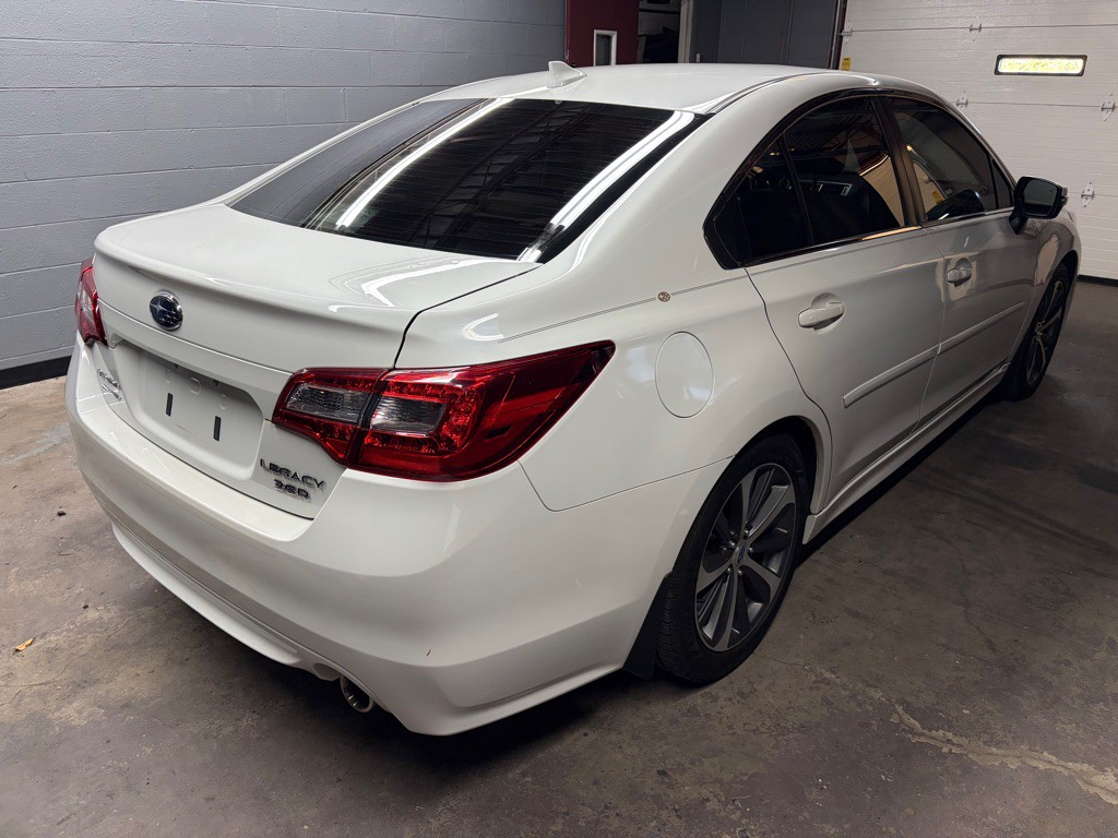 2016 Subaru Legacy Image 8