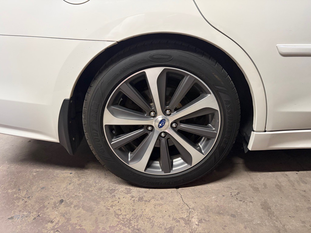 2016 Subaru Legacy Image 10