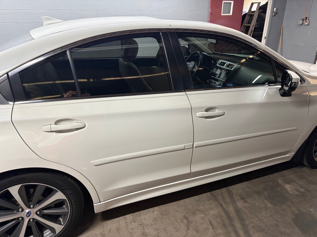 2016 Subaru Legacy Image 11