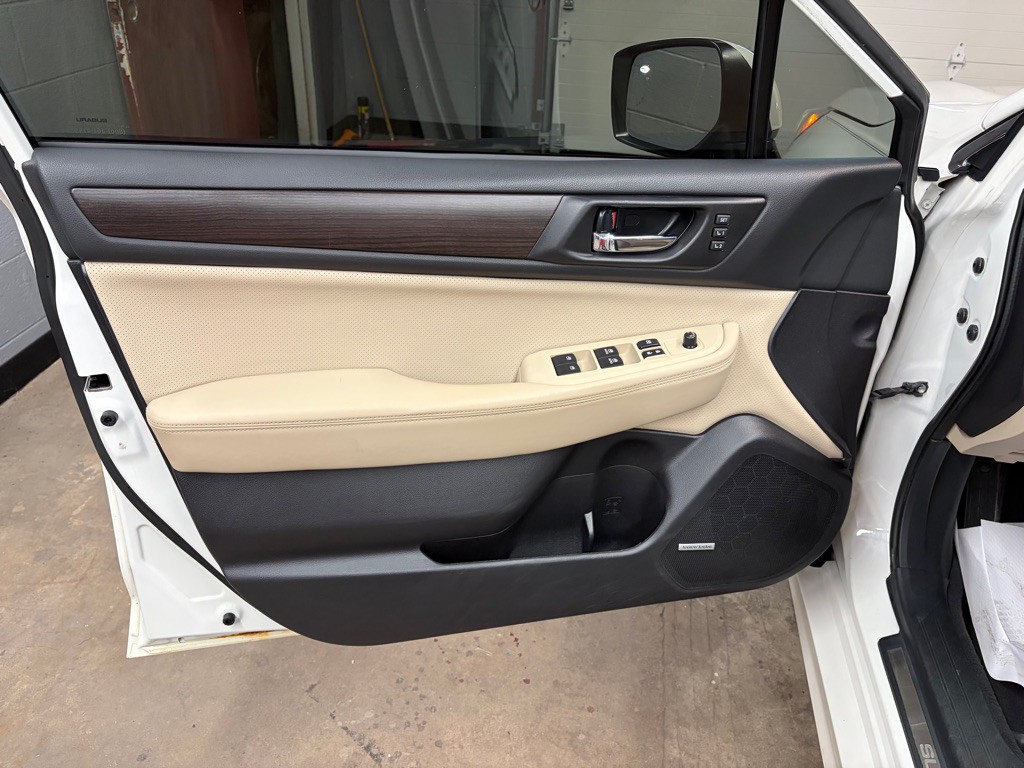 2016 Subaru Legacy Image 15
