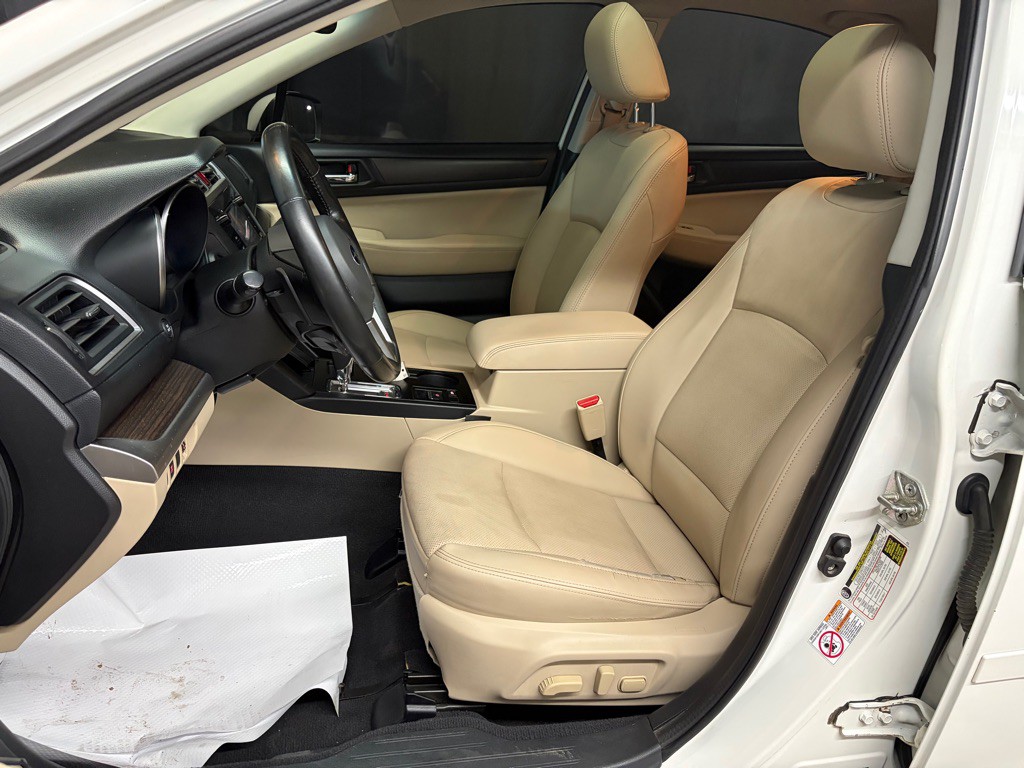 2016 Subaru Legacy Image 16