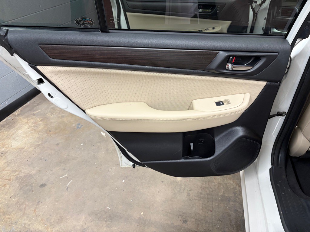 2016 Subaru Legacy Image 19