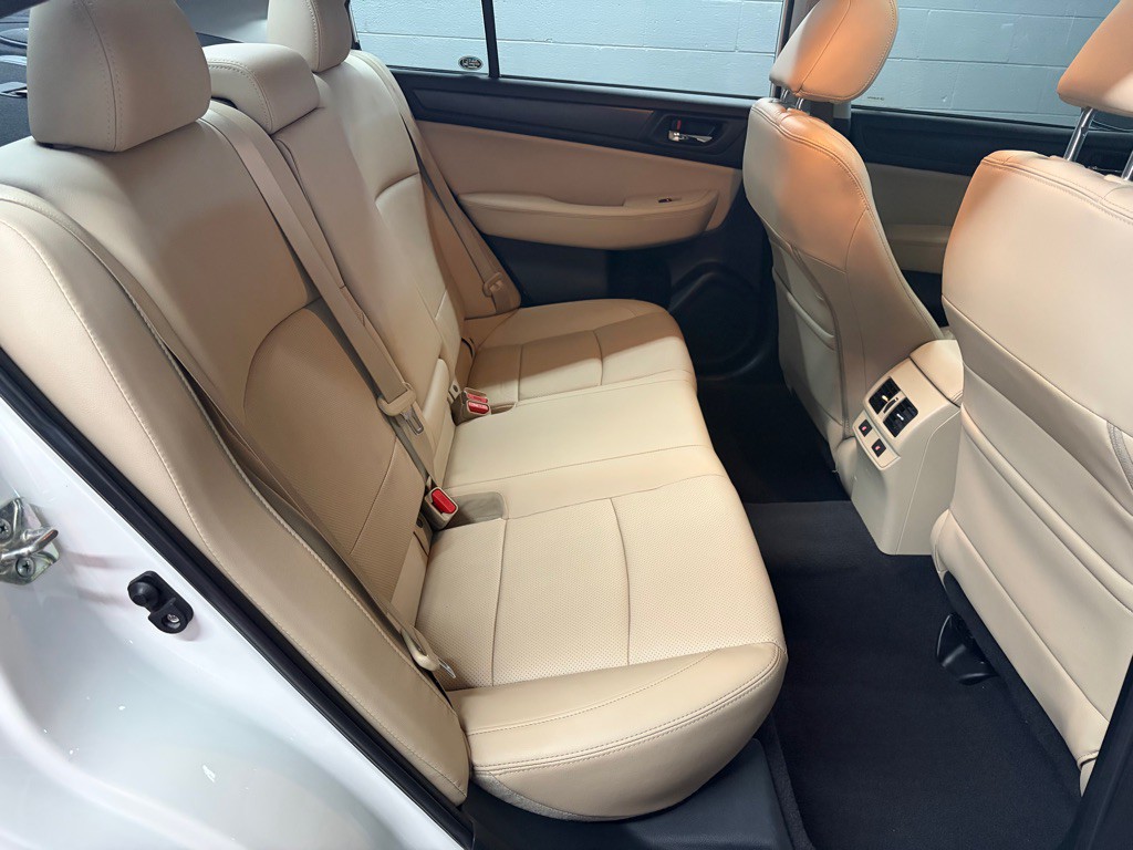 2016 Subaru Legacy Image 29