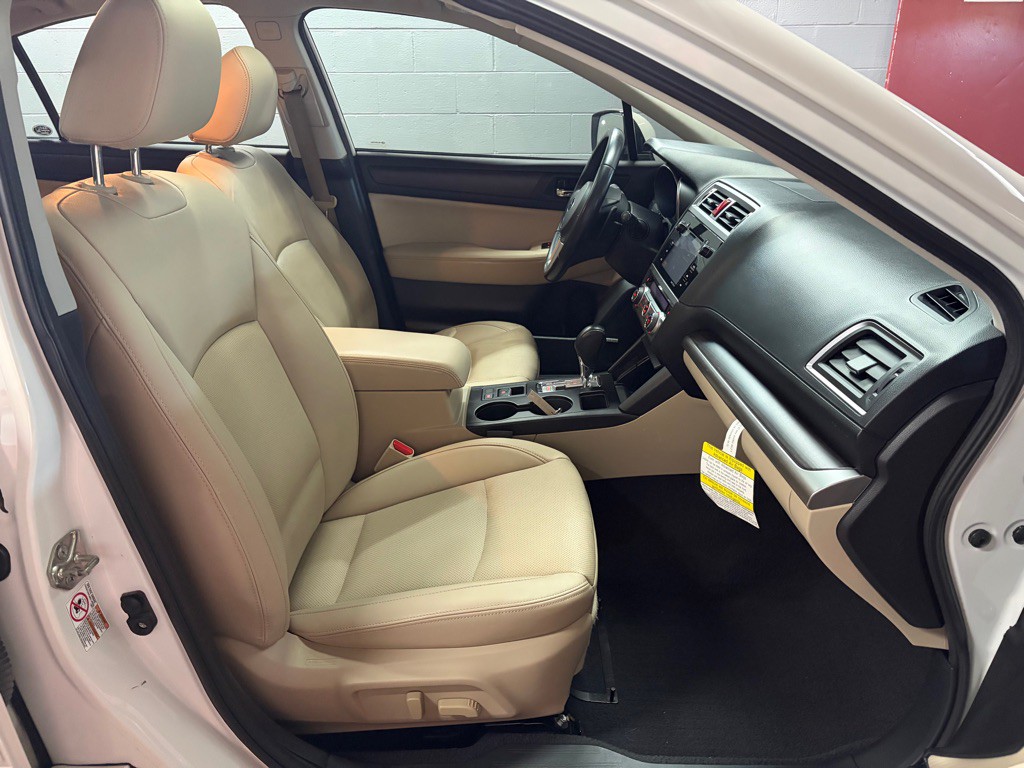 2016 Subaru Legacy Image 31