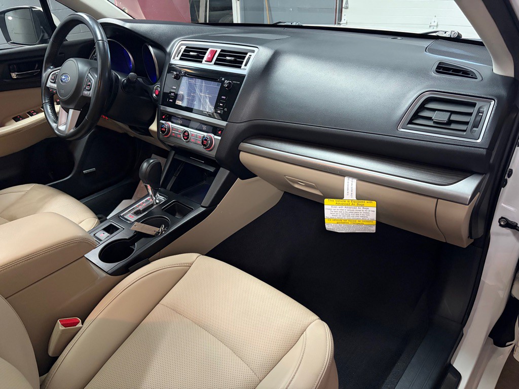 2016 Subaru Legacy Image 32