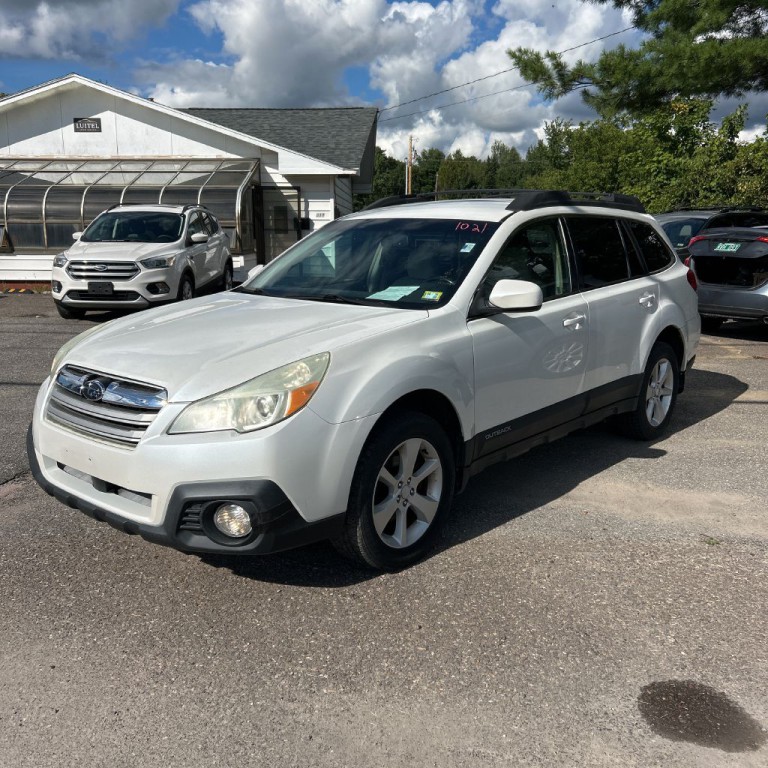 2013 Subaru Outback Image 1