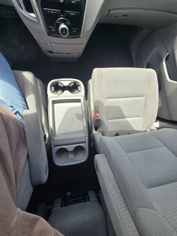 2013 Honda Odyssey Image 9