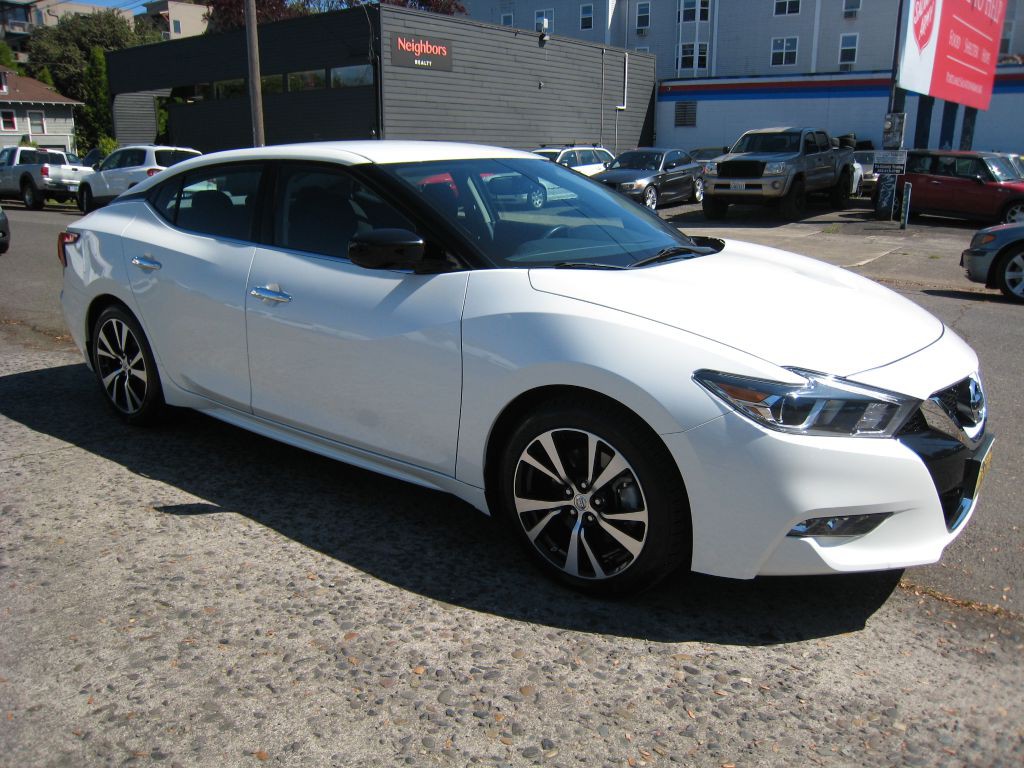 2017 Nissan Maxima Image 4