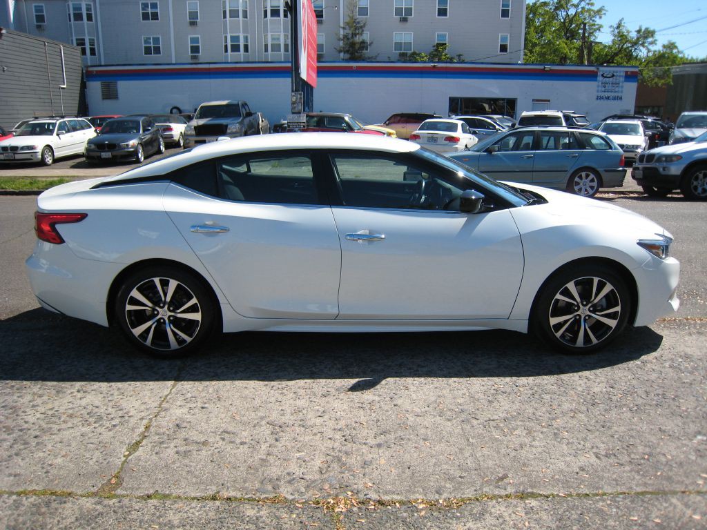 2017 Nissan Maxima Image 5