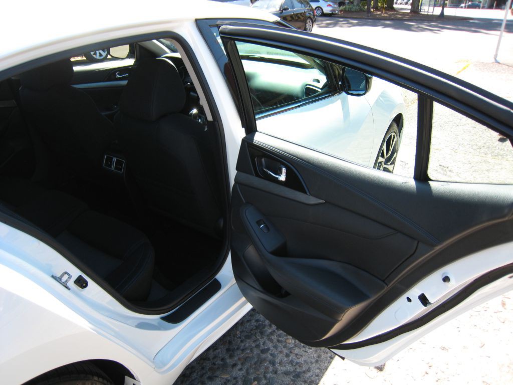 2017 Nissan Maxima Image 17